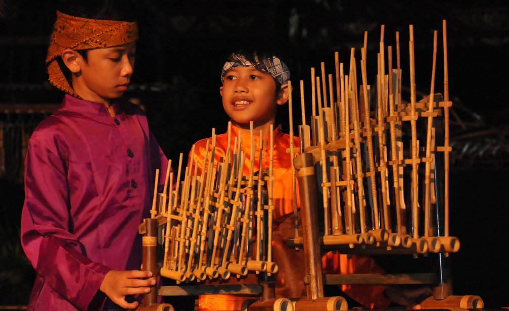 Angklung Tradisional Alat Musik Yang Ada Di Indonesia