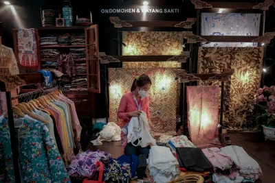 Dilirik Dunia Songket Nusantara: Warisan Budaya Yang Mendunia