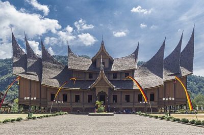 Arsitektur Vernakular: Keindahan Rumah Adat Yang Sarat Filosofi