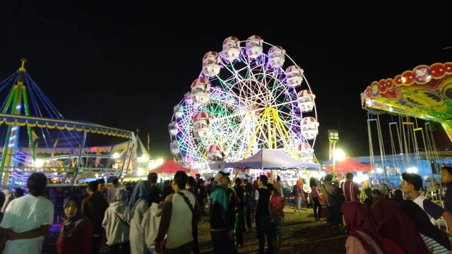 Fenomena Pasar Malam: Antara Hiburan, Dan Tradisi