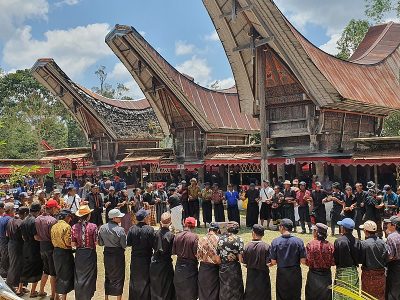 Upacara Adat Toraja: Antara Ritual Kematian Dan Pariwisata