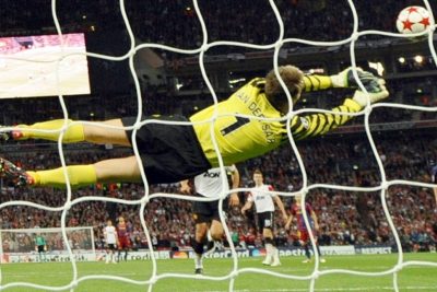 Kiper Legendaris Di Sepak Bola Dunia: Teknik, Mental, Dan Rekor