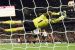 Kiper Legendaris Di Sepak Bola Dunia: Teknik, Mental, Dan Rekor