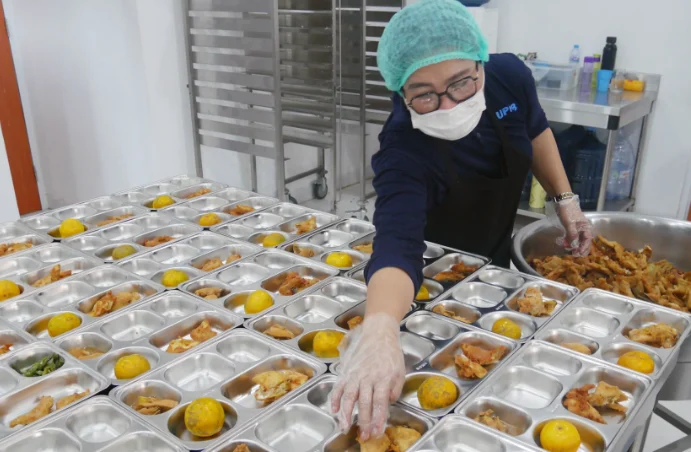 Program Makanan Gratis Sekolah Terkait Kasus Keracunan Massal