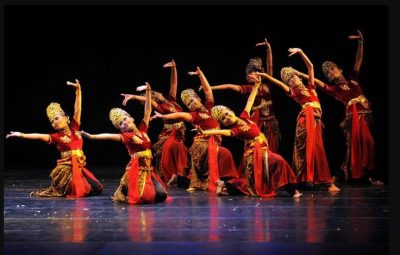 Transformasi Tari Tradisional Di Panggung Dunia