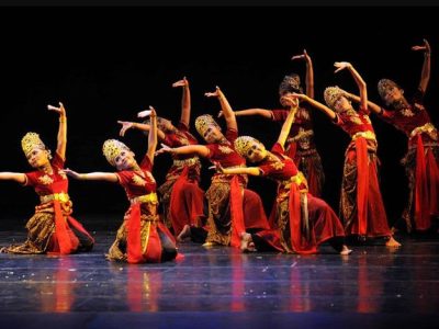 Transformasi Tari Tradisional Di Panggung Dunia