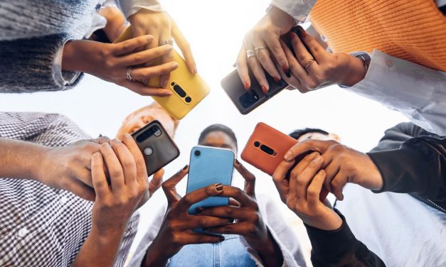 Perkembangan Tren Media Sosial Di Kalangan Remaja