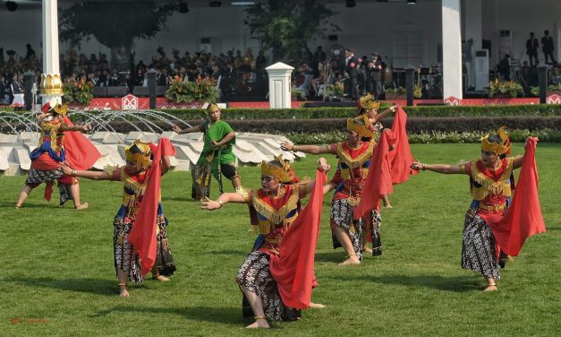 Peran Budaya Lokal Dalam Menjaga Identitas Masyarakat
