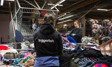 Tegas! Eropa Larang Buang Baju Sisa, Brand Besar Kebingungan