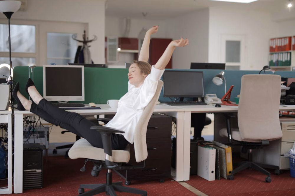Tips Tetap Sehat Dan Bugar Di Sela-Sela Kesibukan Kerja Kantor