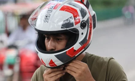 Jangan Asal Keren! Ini Cara Benar Pilih Helm Motor