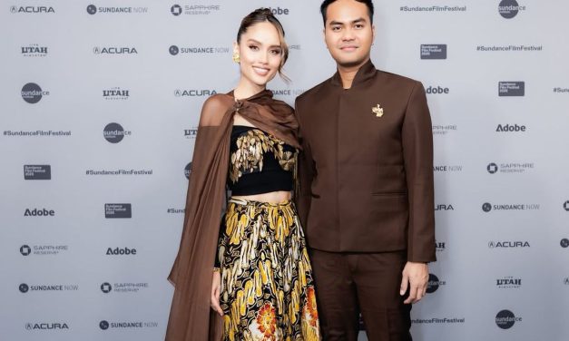 5 Detail Unik Batik Cinta Laura Di Sundance